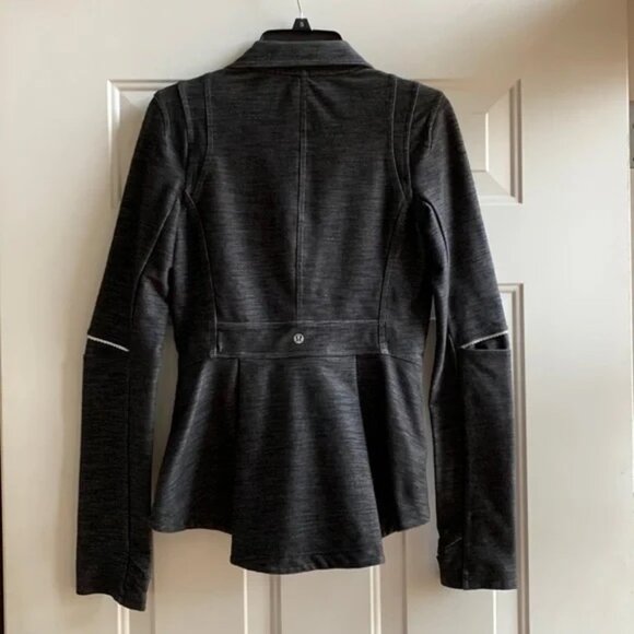 🍋 NWOT ♡ Lululemon Peplum Asymmetrical Zip Jacket (dark heathered grey) - Picture 2 of 7